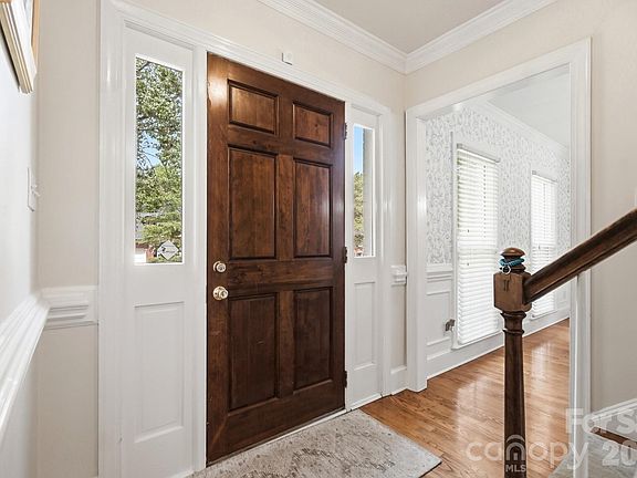3rd image of 10129 Hanover Glen Rd