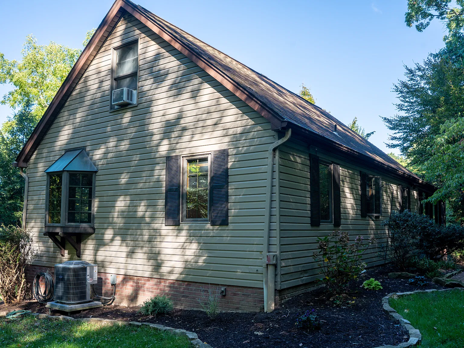 1675 McLaughlin Run Rd — Photo 2