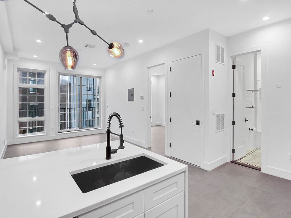 1st image of 1163 Myrtle Ave #4R