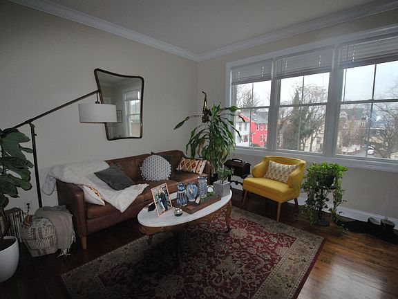 3rd image of 21 Glenmare Mews #21