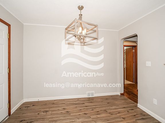 743409_004_dining_room_13961530.jpg