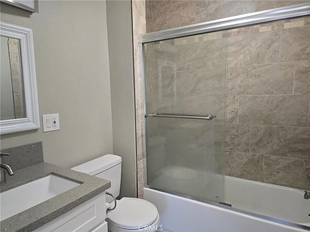 Studio, 245 sqft, $1,000 — Photo 3