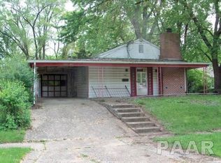 240 Algonquin Rd, Marquette Heights, IL 61554