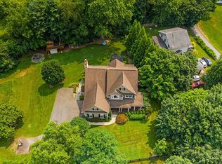 3 Harmon Lodge Way, Round Hill, VA 20141