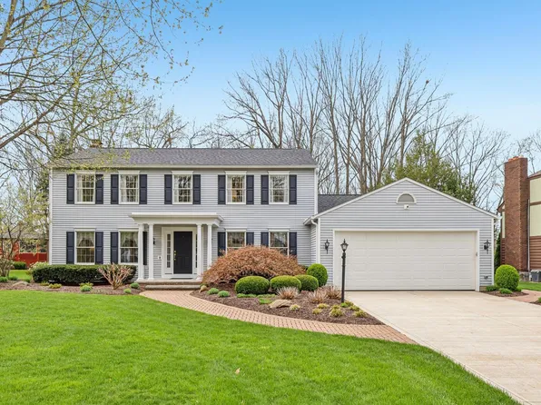 6860 Cliffside Dr, Vermilion, OH 44089