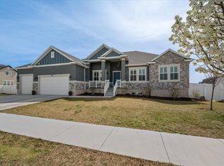 206 E Mount Emmons Dr #1438, Eagle Mountain, UT 84005