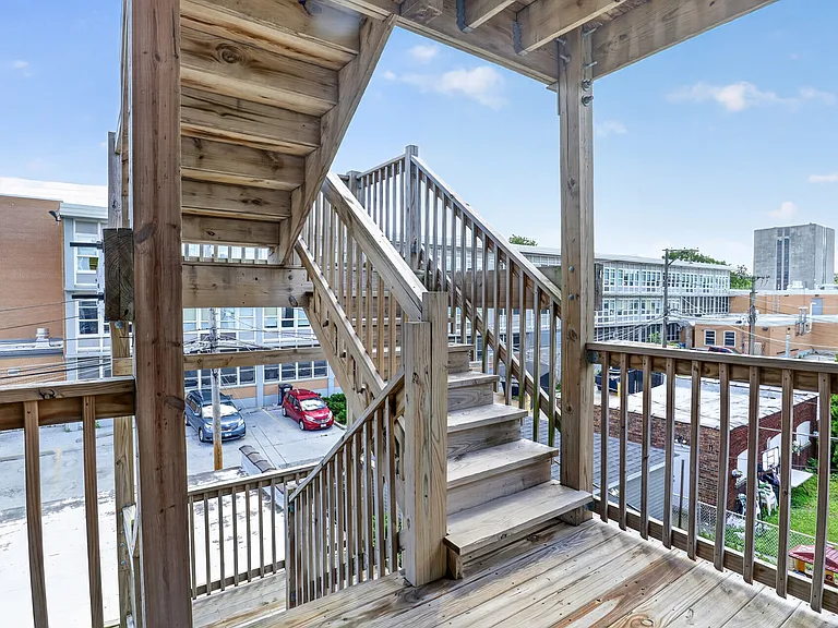 6629 S Ingleside Ave #2 — Photo 32