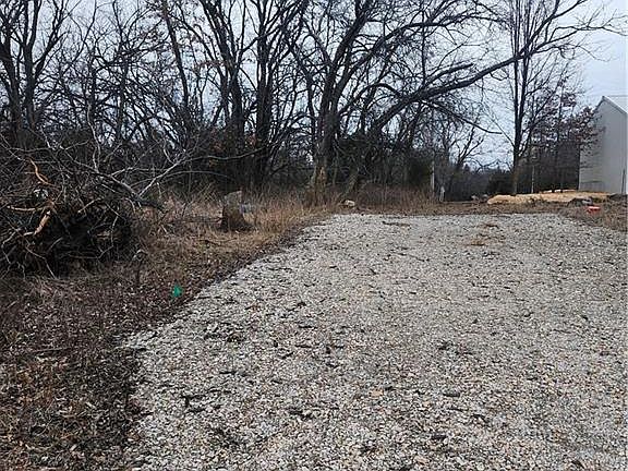 2nd image of 77 & 81 Pecan Dr