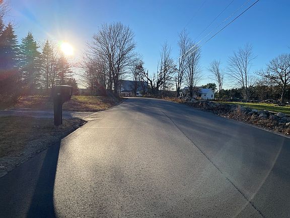 4th image of 121 Ford Farm Rd