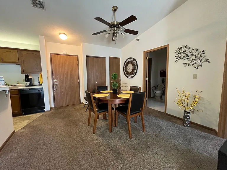 11202 W National Ave — Photo 8