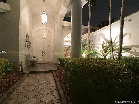 2nd image of 317 Windmill Palm Ave #1