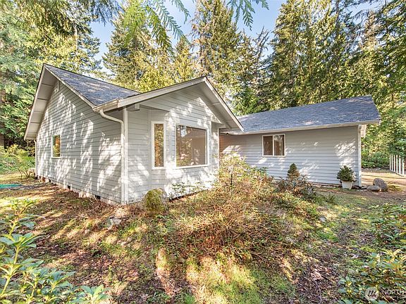 2nd image of 113 N Jensen Road