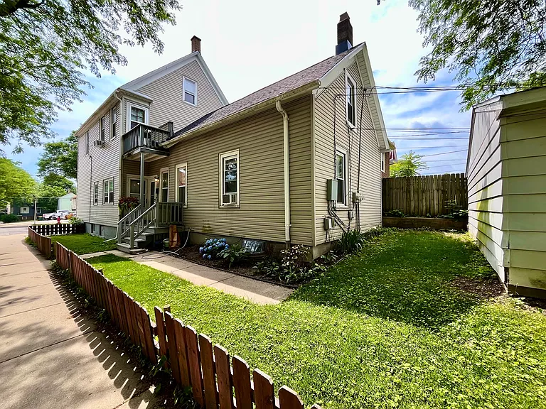 2479 N Dousman St — Photo 16