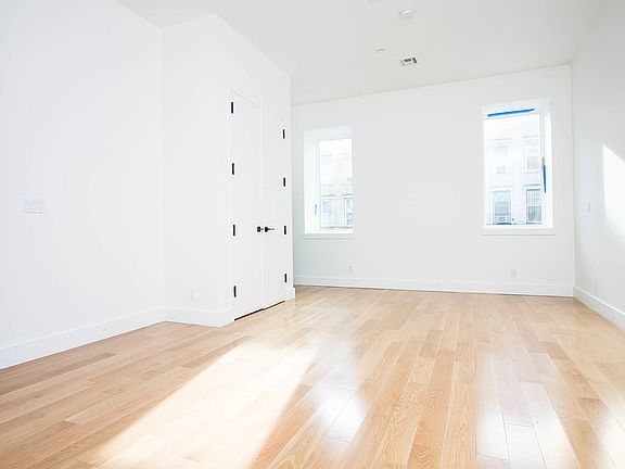 4th image of 783 Knickerbocker Ave #105