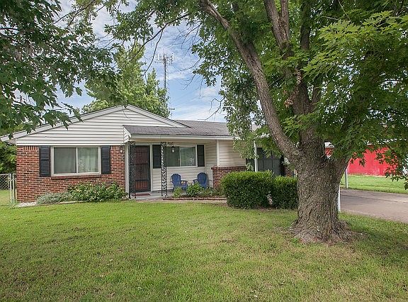 Covered porch to welcome you home