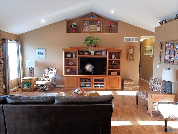 3rd image of 29171 Greystone Dr