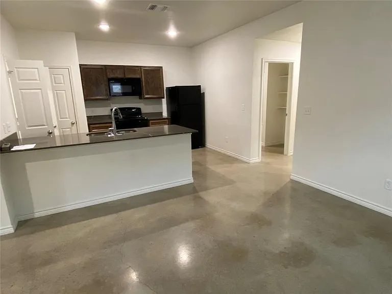 2320 Duntov Dr — Photo 4