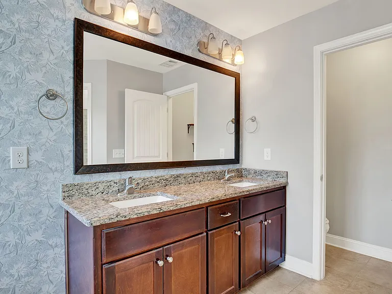 135 Bowridge Dr — Photo 13