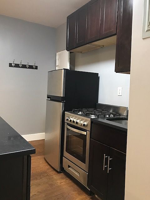 2nd image of 1912 Pacific St APT 1R