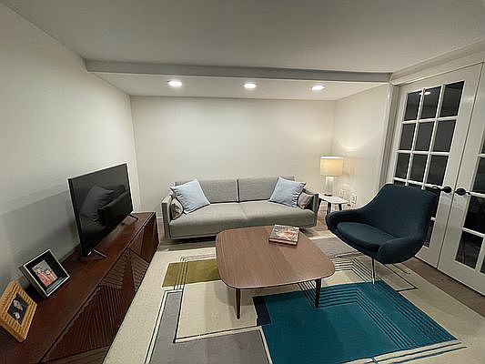 1st image of 170 Windsor Pl APT 1