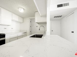 421 S La Fayette Park Pl APT 711, Los Angeles, CA 90057