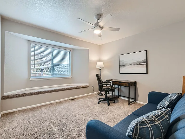 284 Dover Ct — Photo 15