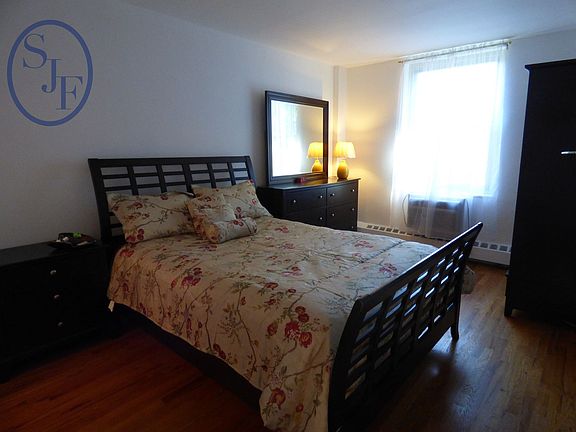 4th image of 440 Cozine Ave #17BC
