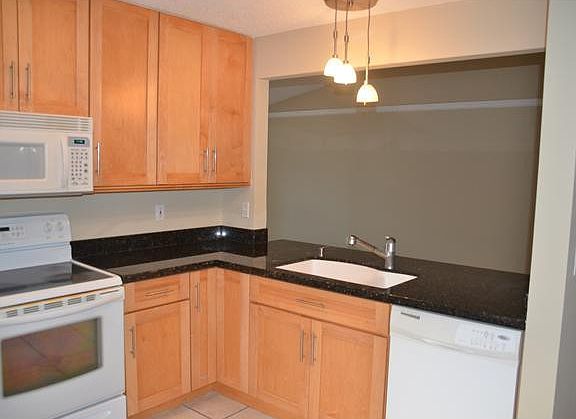 3rd image of 1109 W Lakes Drive #1109