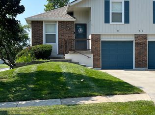 519 SE Morningside Dr APT B, Lees Summit, MO 64063