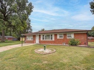 76 Gatewood Ct, Belleville, IL