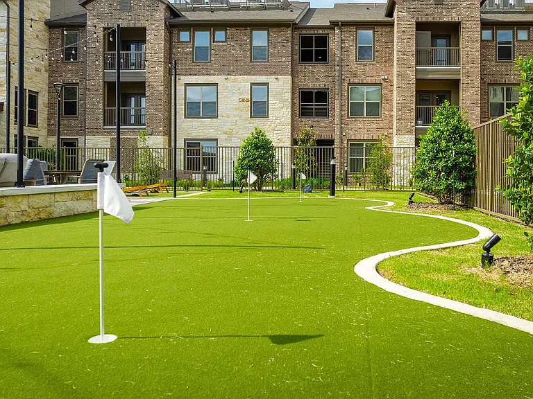 Outdoor Putting Green