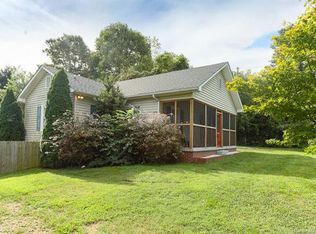 411 Glover St, Hendersonville, NC 28792