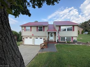 124 Orchard Dr, Saint Clairsville, OH 43950