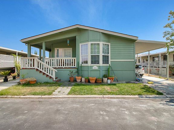 2nd image of 281 Chateau La Salle Dr
