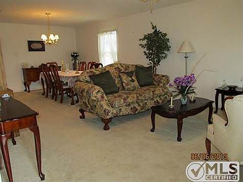 4th image of 1108 Seneca Dr