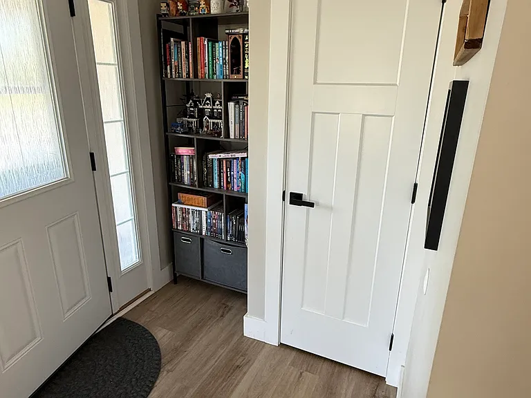 287 Hampton Rd — Photo 2