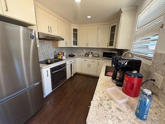 2nd image of 4530 Doane St