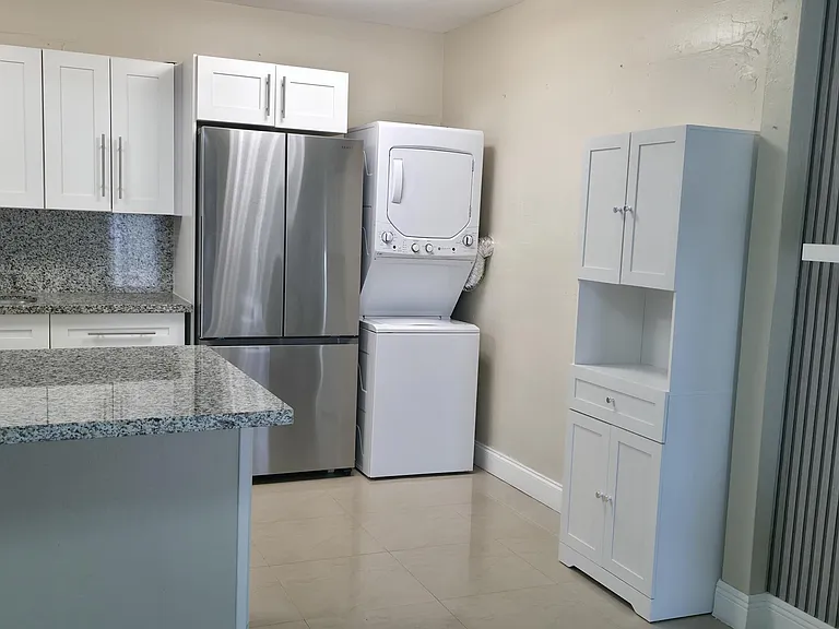 1203 Chateau Park Dr — Photo 3