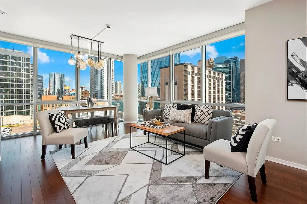 123 S Green St, Unit 903B — Photo 2