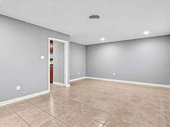 3rd image of 1405 Briarcliff Blvd