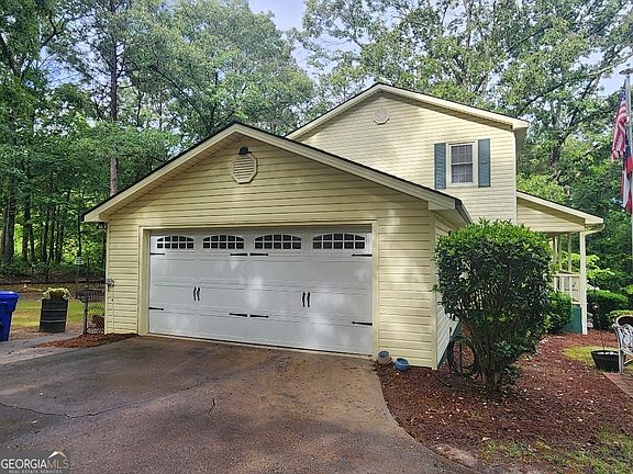 3rd image of 114 & 116 Chadwick Rd