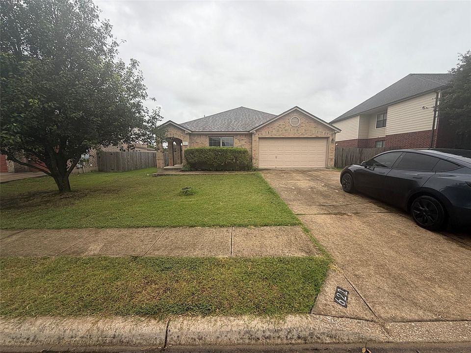 1st image of 621 Dark Tree Ln
