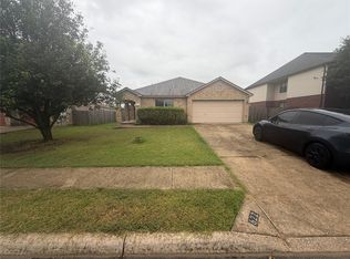 621 Dark Tree Ln, Round Rock, TX 78664