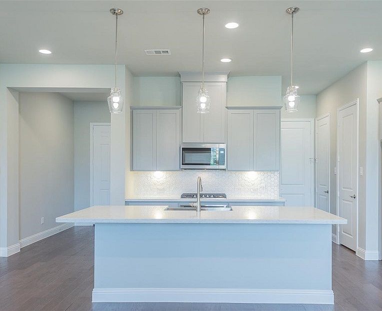 2nd image of 8215 Snapdragon Way #421F2Z