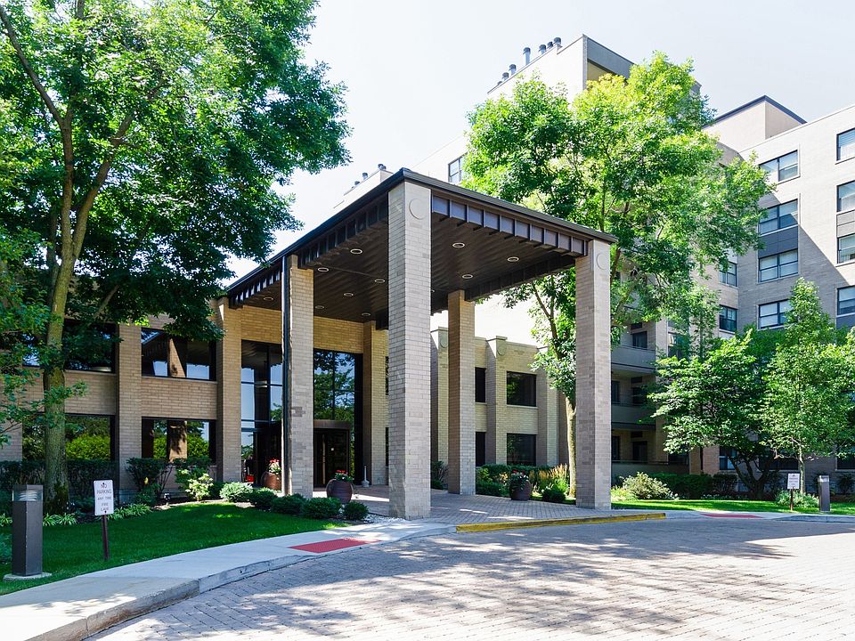 1st image of 4545 W Touhy Ave APT 624W