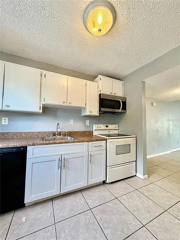 2 bed, 1.0 bath, 1032 sqft, $1,675 — Photo 2
