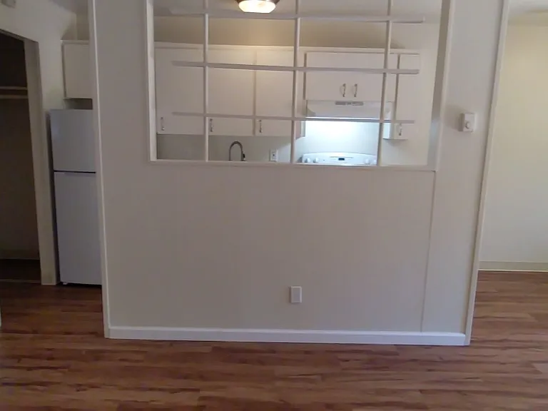 West Slope Apartments — Photo 39