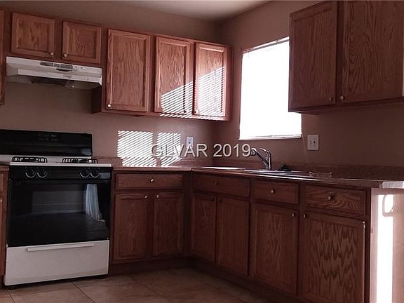 5th image of 4725 Sunny Brook Ave