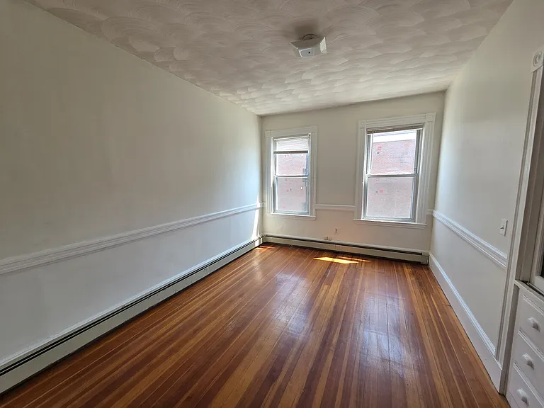 77 Walnut St #3 — Photo 8