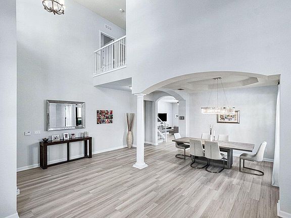 3rd image of 15703 Glencrest Avenue
